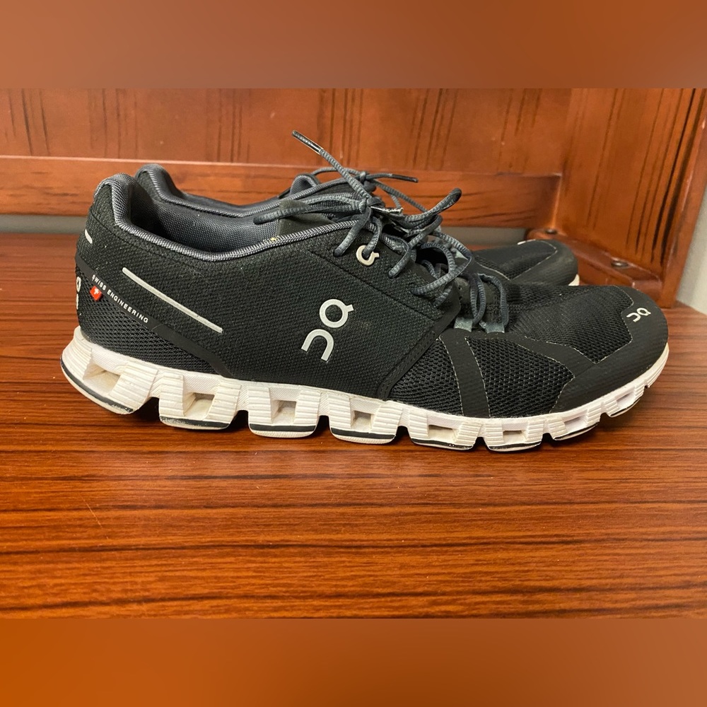 Mens On Cloud Shoes Size 11